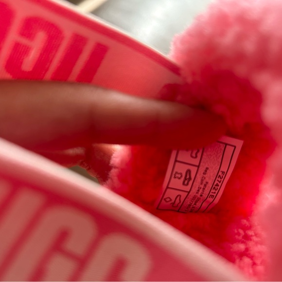 UGG Oh Fluffita Pink Slippers 💗 - Picture 11 of 13